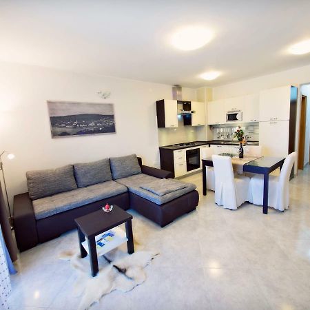 Apartmani Fortuna Zlarin Kültér fotó