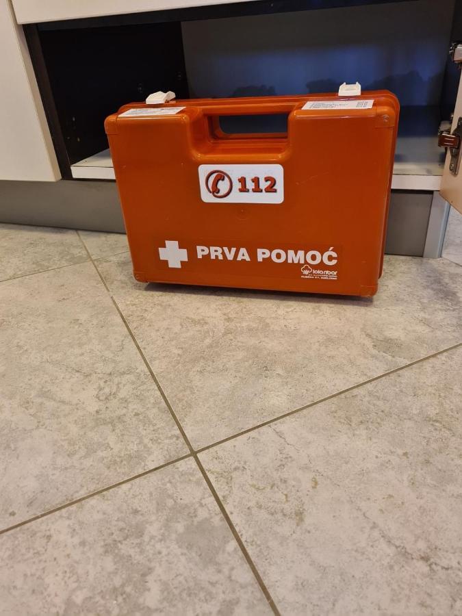 Apartmani Fortuna Zlarin Kültér fotó