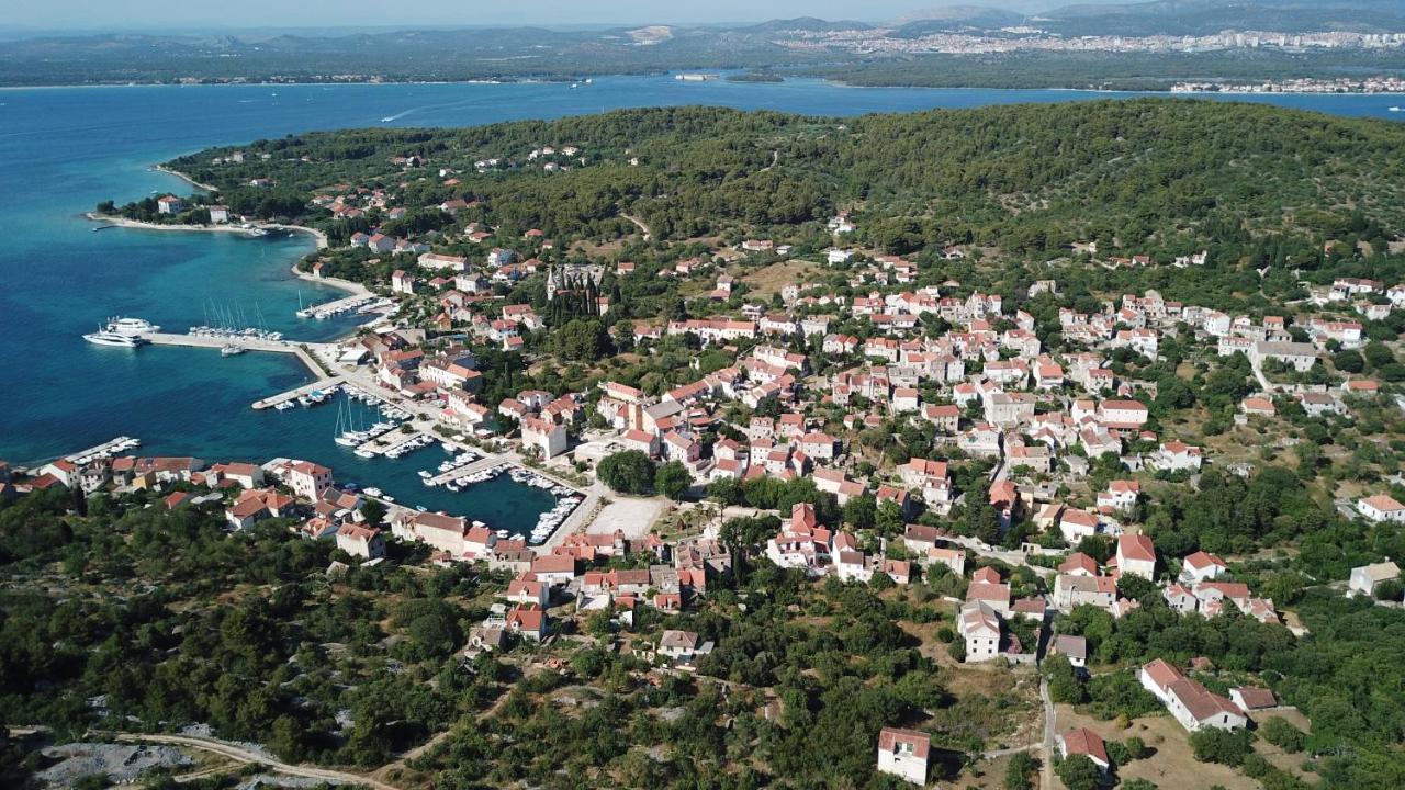 Apartmani Fortuna Zlarin Kültér fotó