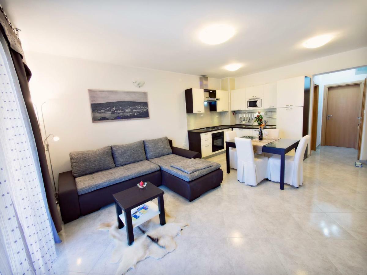 Apartmani Fortuna Zlarin Kültér fotó