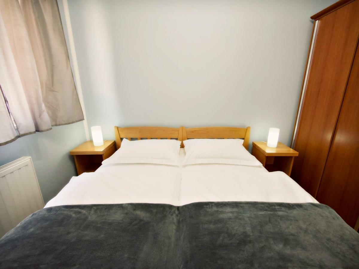 Apartmani Fortuna Zlarin Kültér fotó