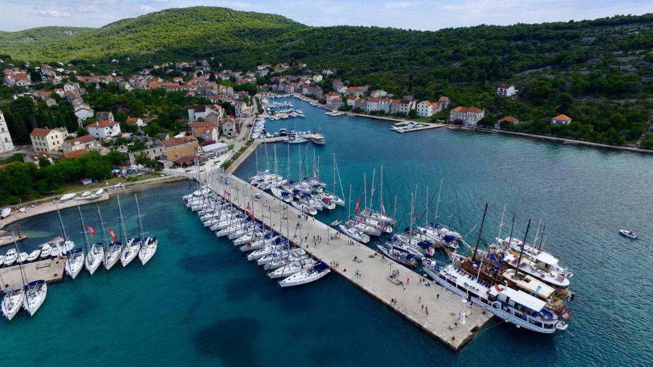 Apartmani Fortuna Zlarin Kültér fotó